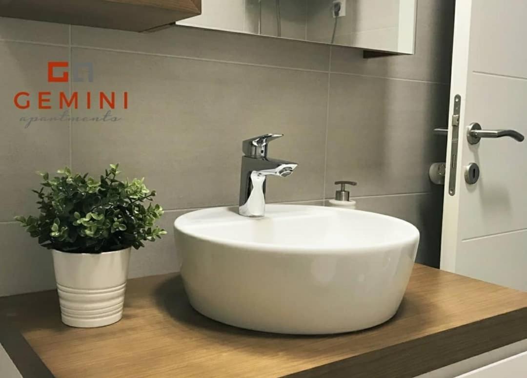 Gemini Apartment 3 - Modern Apartment With City View Novi Sad Eksteriør bilde